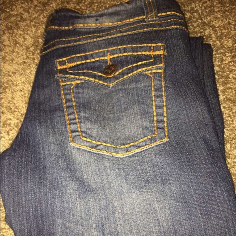 Boot cut jeans. - Picture 2 of 3
